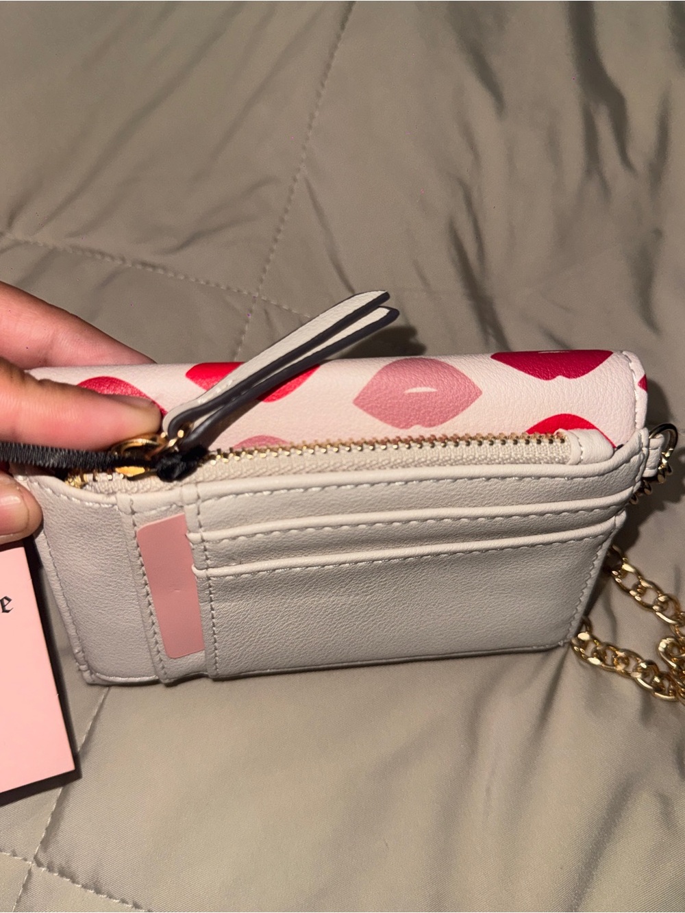 Juicy Couture White Wallet with Pink and Red Lip Print and Gold Chain - Picture 5 of 5